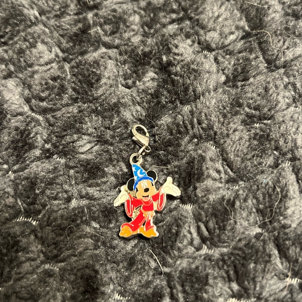 Like new Disney Mickey Mouse magic hat original charm for bracelet